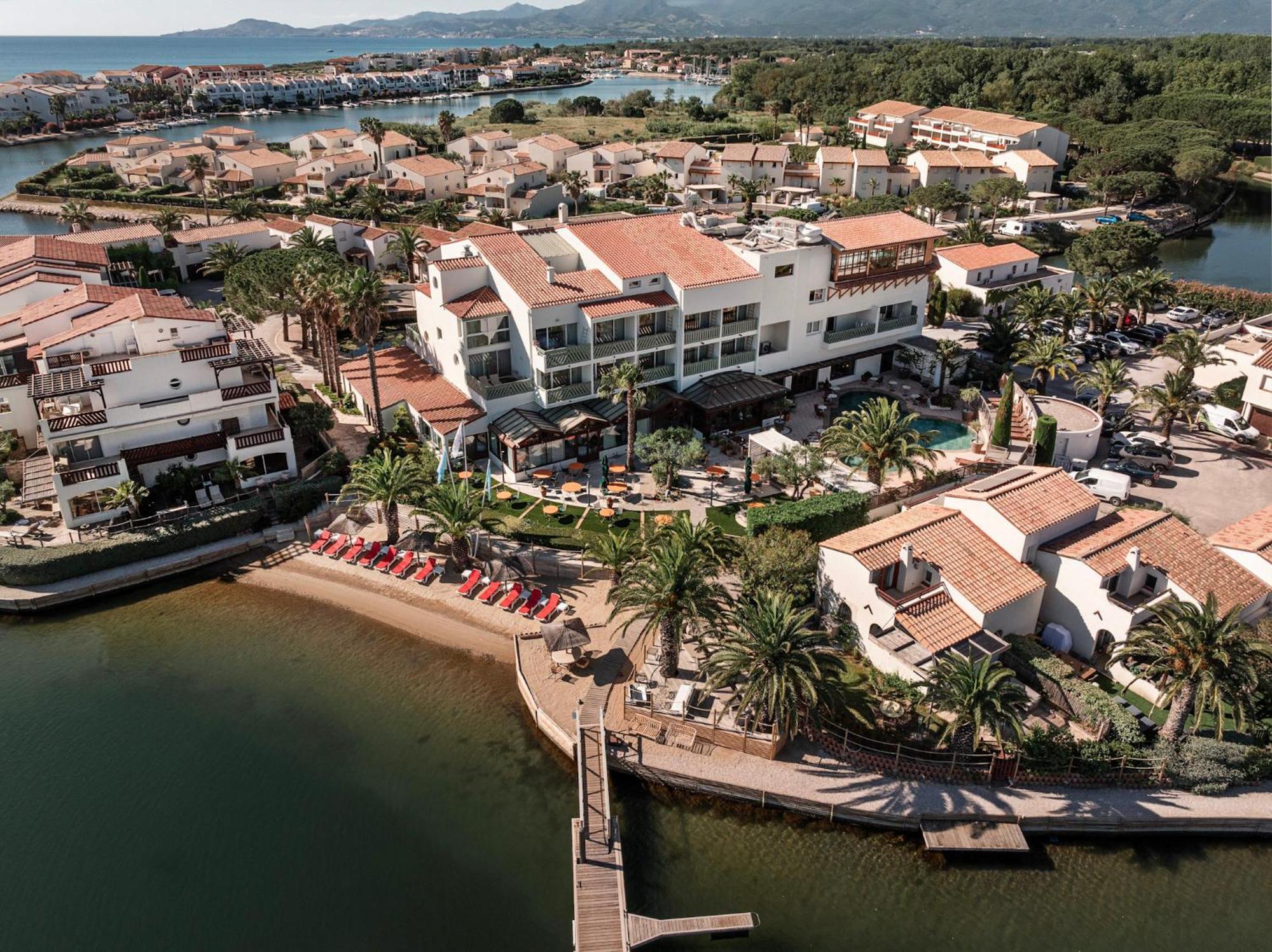Relais Et Chateaux Thalasso & Spa Ile De La Lagune Saint-Cyprien  Exterior foto